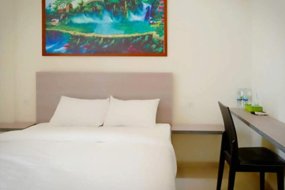 Twospaces Living At Maximus Inn パレンバン エクステリア 写真