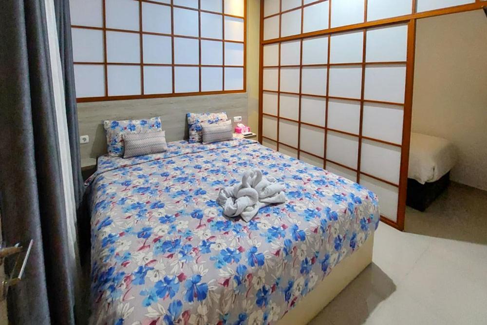 Twospaces Living At Maximus Inn パレンバン エクステリア 写真